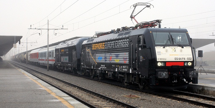 Azerbaijan offers Iran access to Black Sea via railway